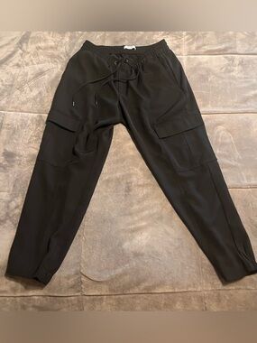 Banana Republic BR Sport Size medium  Slim Fit Motion Tech pants  Black